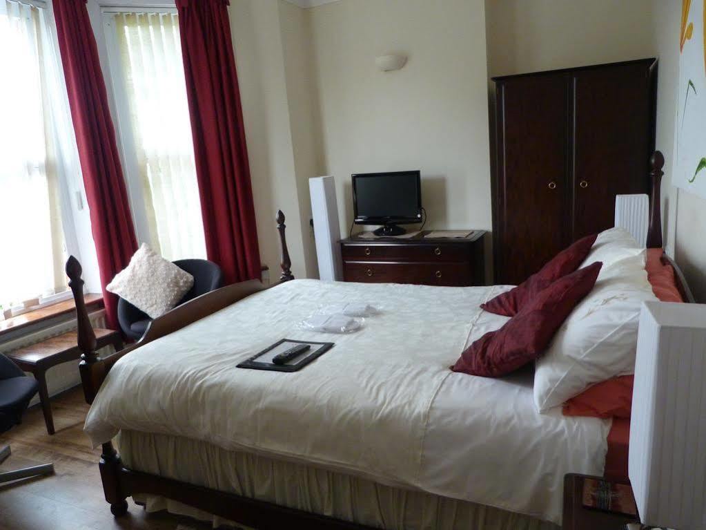 فندق Oaklands House - Adults Only Brading المظهر الخارجي الصورة
